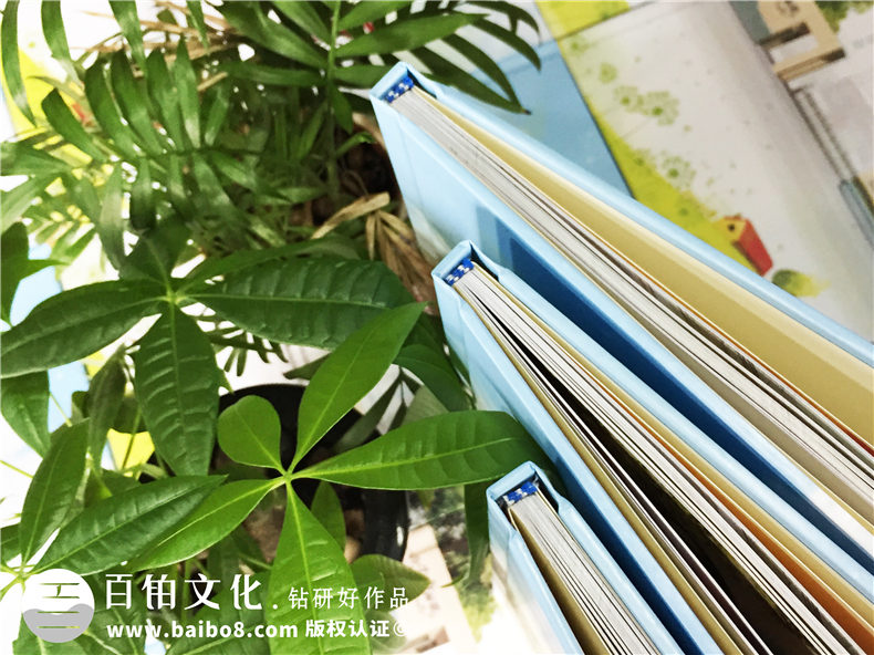 畢業(yè)相冊制作公司哪家好 畢業(yè)之前制作校園青春記憶的畢紀念冊！第2張-宣傳畫冊,紀念冊設(shè)計制作-價格費用,文案模板,印刷裝訂,尺寸大小