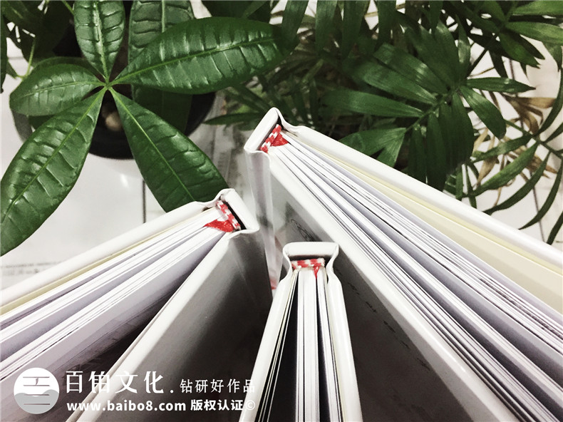 大學(xué)畢業(yè)相冊制作 去哪里制作大學(xué)畢業(yè)相冊好？第2張-宣傳畫冊,紀(jì)念冊設(shè)計制作-價格費用,文案模板,印刷裝訂,尺寸大小