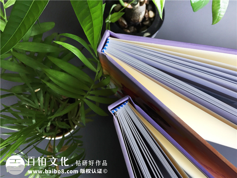 父母紀念冊制作怎么辦？為母親制作紀念冊 留存家庭幸福第2張-宣傳畫冊,紀念冊設(shè)計制作-價格費用,文案模板,印刷裝訂,尺寸大小