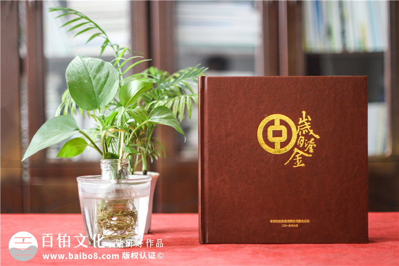領(lǐng)導(dǎo)相冊(cè)制作要了解的設(shè)計(jì)項(xiàng)目第1張-宣傳畫冊(cè),紀(jì)念冊(cè)設(shè)計(jì)制作-價(jià)格費(fèi)用,文案模板,印刷裝訂,尺寸大小