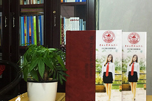 學(xué)生畢業(yè)紀(jì)念冊(cè)制作 定格校園記憶紀(jì)念同學(xué)友誼！